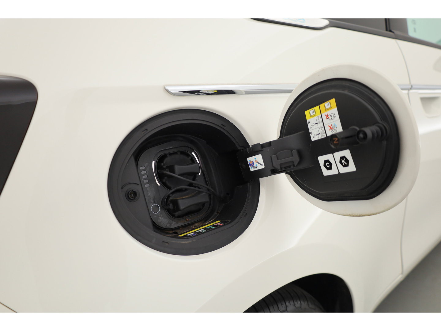 Fiat 500 42 kWh | Rijklaar! | Cruise Contr. | Keyless | Camera | Stoelverw. | Dodehoek | Apple CarPlay | PDC V+A