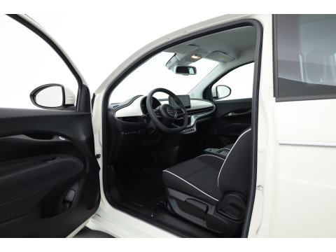 Fiat 500 42 kWh | Rijklaar! | Cruise Contr. | Keyless | Camera | Stoelverw. | Dodehoek | Apple CarPlay | PDC V+A