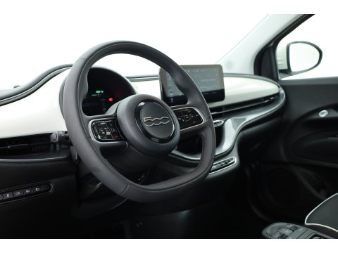 Fiat 500 42 kWh | Rijklaar! | Cruise Contr. | Keyless | Camera | Stoelverw. | Dodehoek | Apple CarPlay | PDC V+A