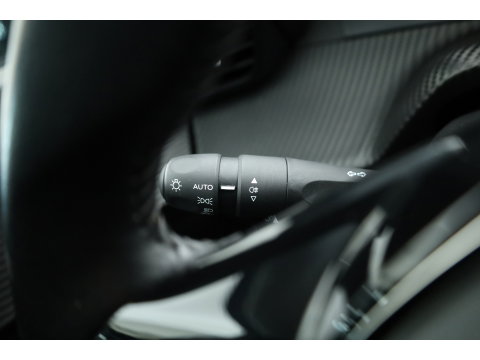 Peugeot 208 1.2 PureTech Active Pack | Rijklaar! | Cruise Control | PDC+A | Apple CarPlay | All Season | Stoelverw. | 16''