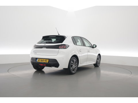 Peugeot 208 1.2 PureTech Active Pack | Rijklaar! | Cruise Control | PDC+A | Apple CarPlay | All Season | Stoelverw. | 16''