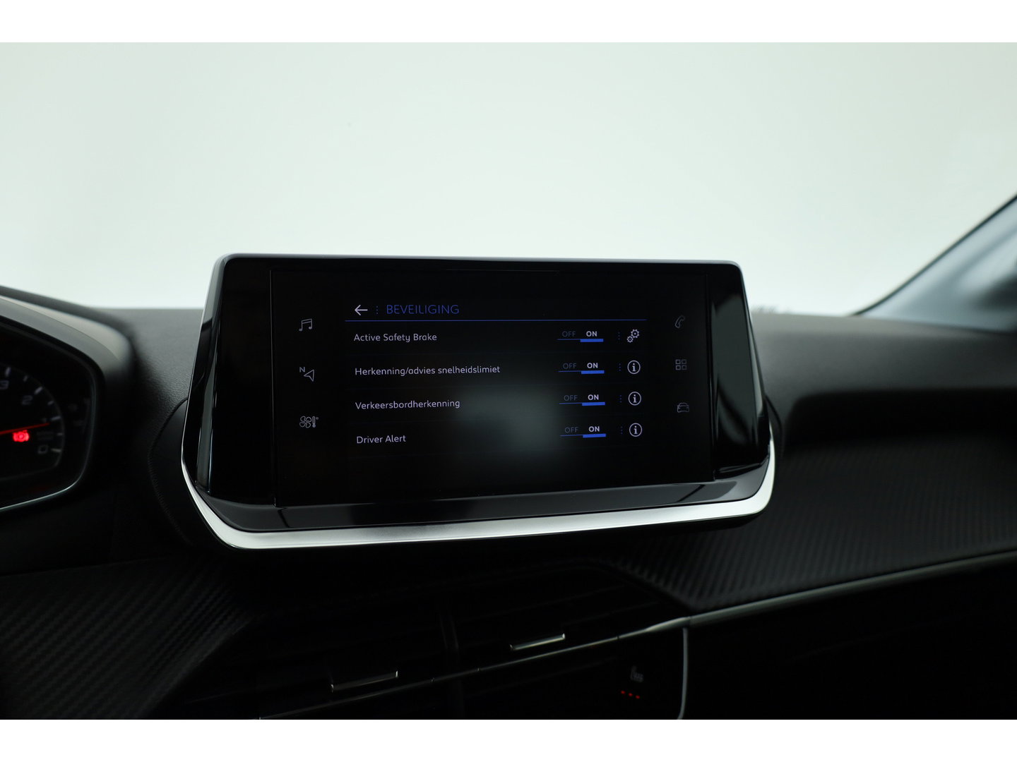 Peugeot 208 1.2 PureTech Active Pack | Rijklaar! | Cruise Control | PDC+A | Apple CarPlay | All Season | Stoelverw. | 16''