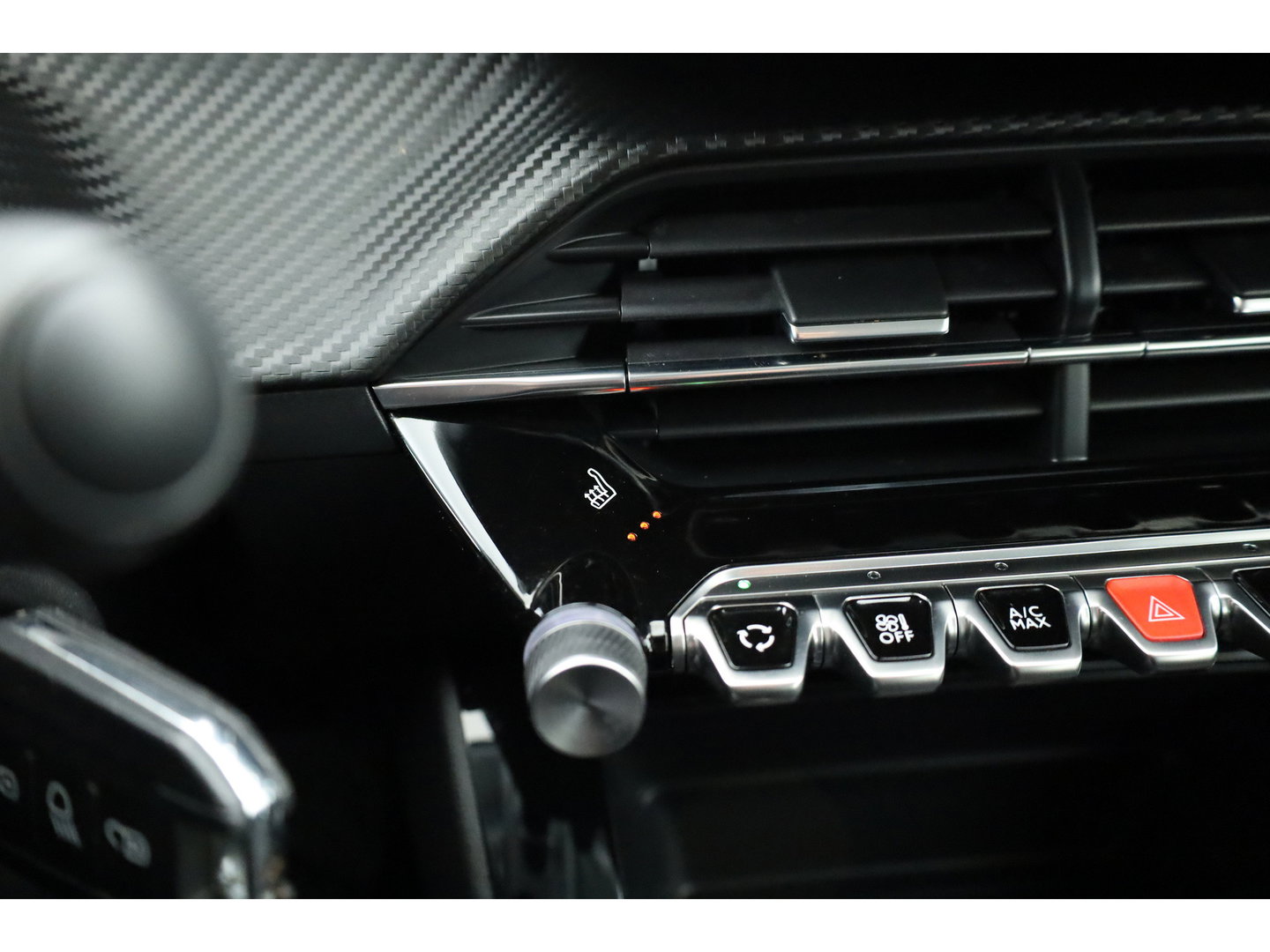 Peugeot 208 1.2 PureTech Active Pack | Rijklaar! | Cruise Control | PDC+A | Apple CarPlay | All Season | Stoelverw. | 16''