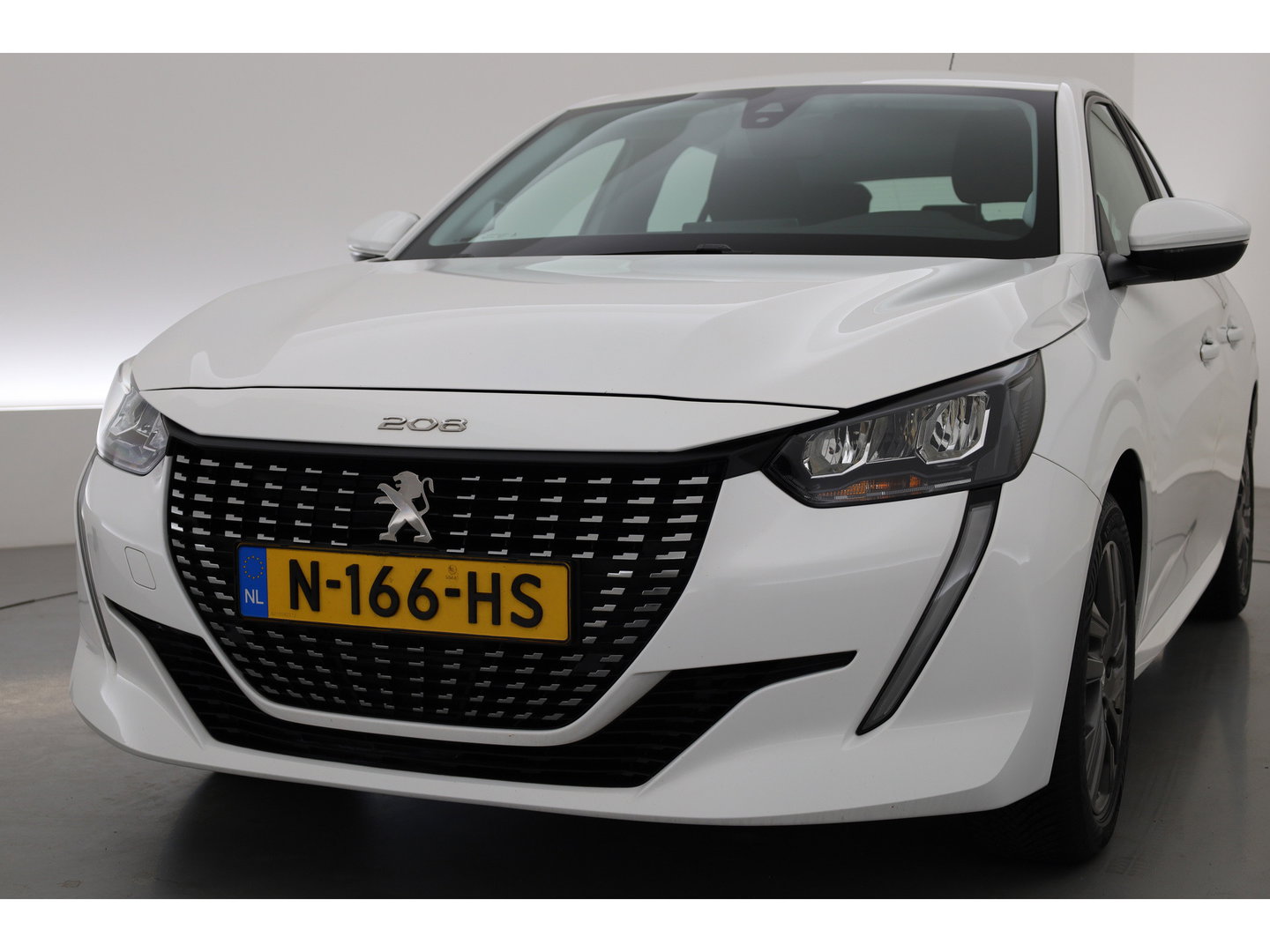 Peugeot 208 1.2 PureTech Active Pack | Rijklaar! | Cruise Control | PDC+A | Apple CarPlay | All Season | Stoelverw. | 16''
