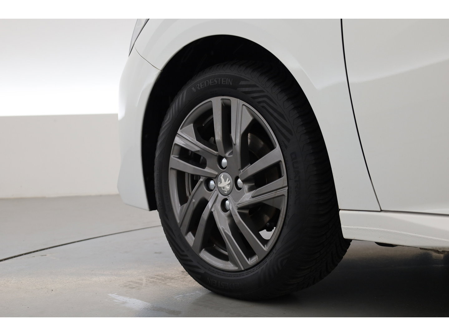 Peugeot 208 1.2 PureTech Active Pack | Rijklaar! | Cruise Control | PDC+A | Apple CarPlay | All Season | Stoelverw. | 16''