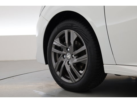Peugeot 208 1.2 PureTech Active Pack | Rijklaar! | Cruise Control | PDC+A | Apple CarPlay | All Season | Stoelverw. | 16''