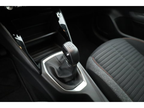 Peugeot 208 1.2 PureTech Active Pack | Rijklaar! | Cruise Control | PDC+A | Apple CarPlay | All Season | Stoelverw. | 16''