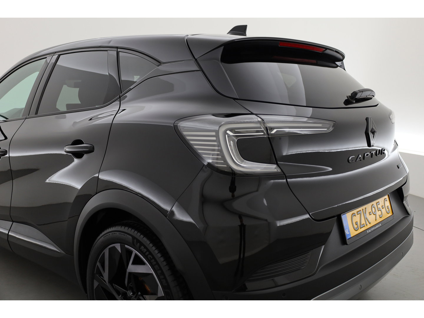 Renault Captur 1.6 E-Tech full hybrid 145 esprit Alpine | Rijklaar! | Adapt. Cruise | Camera | Google Maps | Apple CarPlay | Stuurverw. | Keyless | 19''