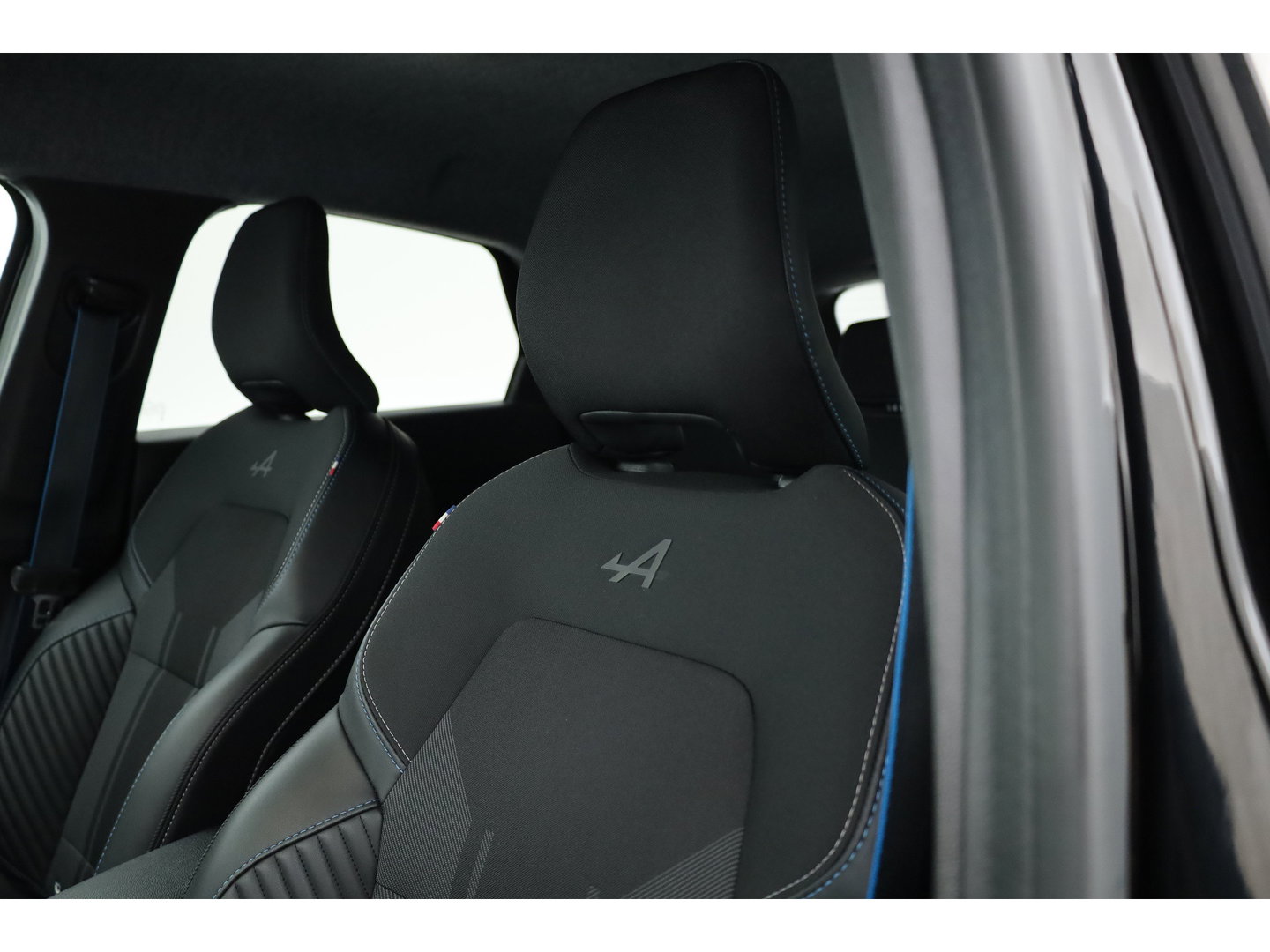 Renault Captur 1.6 E-Tech full hybrid 145 esprit Alpine | Rijklaar! | Adapt. Cruise | Camera | Google Maps | Apple CarPlay | Stuurverw. | Keyless | 19''