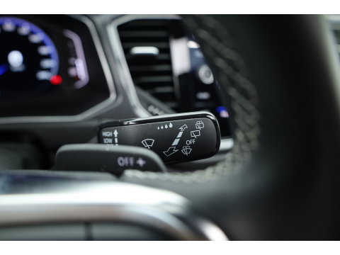 Volkswagen T-Roc 1.5 TSI Sport Business R | Rijklaar! | Pano | Trekhaak | Camera | Adapt. Cruise | Stoelverw. | Apple CarPlay | 19''