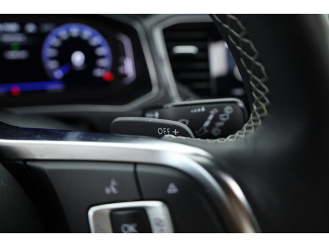 Volkswagen T-Roc 1.5 TSI Sport Business R | Rijklaar! | Pano | Trekhaak | Camera | Adapt. Cruise | Stoelverw. | Apple CarPlay | 19''