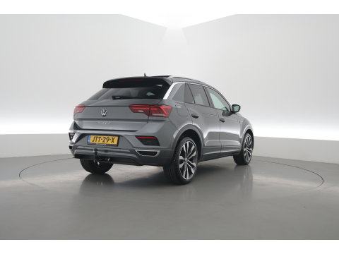 Volkswagen T-Roc 1.5 TSI Sport Business R | Rijklaar! | Pano | Trekhaak | Camera | Adapt. Cruise | Stoelverw. | Apple CarPlay | 19''