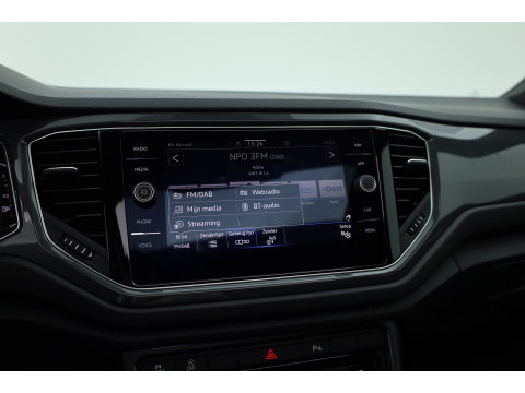 Volkswagen T-Roc 1.5 TSI Sport Business R | Rijklaar! | Pano | Trekhaak | Camera | Adapt. Cruise | Stoelverw. | Apple CarPlay | 19''