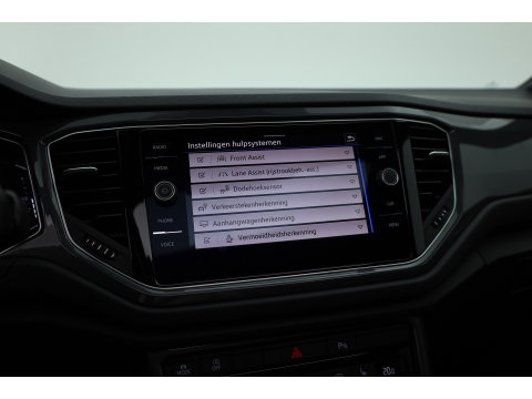 Volkswagen T-Roc 1.5 TSI Sport Business R | Rijklaar! | Pano | Trekhaak | Camera | Adapt. Cruise | Stoelverw. | Apple CarPlay | 19''