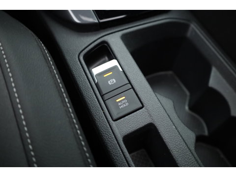Volkswagen T-Roc 1.5 TSI Sport Business R | Rijklaar! | Pano | Trekhaak | Camera | Adapt. Cruise | Stoelverw. | Apple CarPlay | 19''