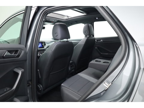Volkswagen T-Roc 1.5 TSI Sport Business R | Rijklaar! | Pano | Trekhaak | Camera | Adapt. Cruise | Stoelverw. | Apple CarPlay | 19''
