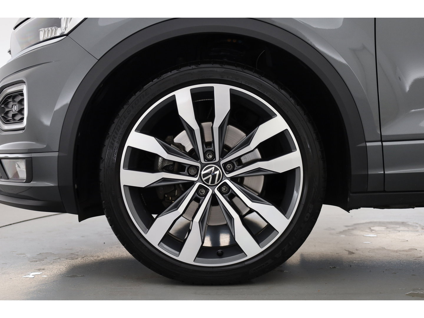 Volkswagen T-Roc 1.5 TSI Sport Business R | Rijklaar! | Pano | Trekhaak | Camera | Adapt. Cruise | Stoelverw. | Apple CarPlay | 19''
