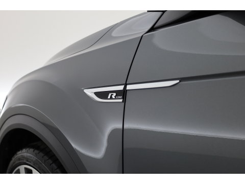 Volkswagen T-Roc 1.5 TSI Sport Business R | Rijklaar! | Pano | Trekhaak | Camera | Adapt. Cruise | Stoelverw. | Apple CarPlay | 19''