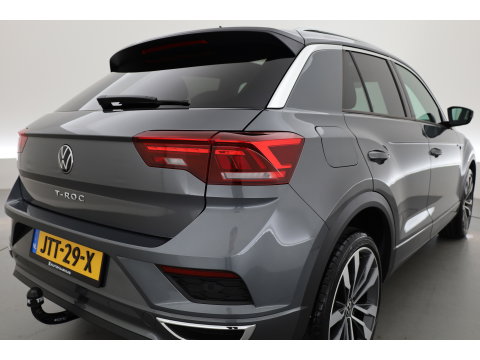 Volkswagen T-Roc 1.5 TSI Sport Business R | Rijklaar! | Pano | Trekhaak | Camera | Adapt. Cruise | Stoelverw. | Apple CarPlay | 19''