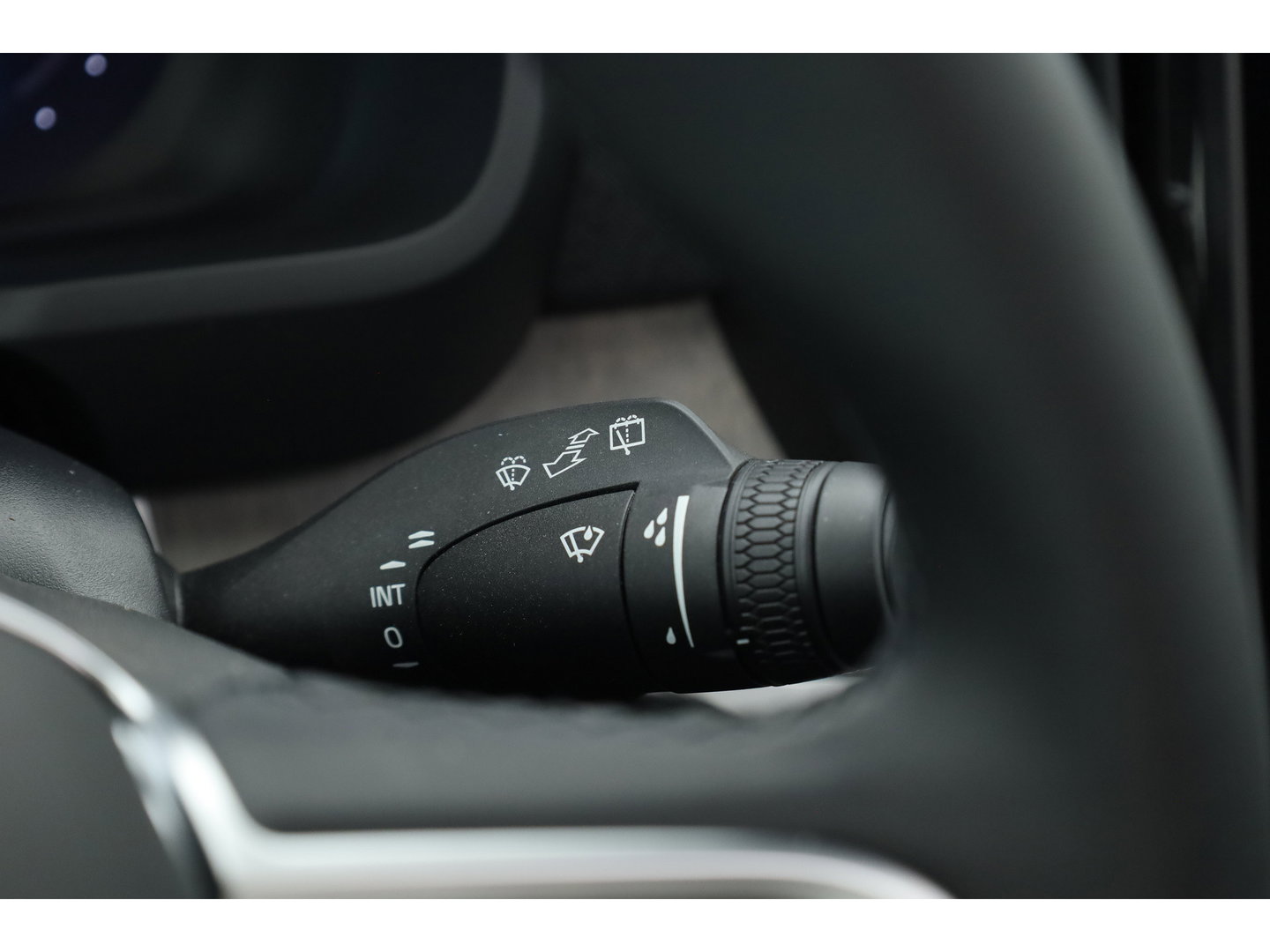 Volvo XC90 2.0 T8 Plug-in hybrid AWD Ultra Dark | Pano | HUD | Luchtvering | 360cam | Stoelventi. | Massage | Elek. Trekhaak | B&W Audio |