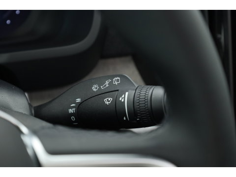 Volvo XC90 2.0 T8 Plug-in hybrid AWD Ultra Dark | Pano | HUD | Luchtvering | 360cam | Stoelventi. | Massage | Elek. Trekhaak | B&W Audio |
