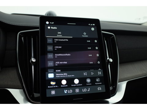 Volvo XC90 2.0 T8 Plug-in hybrid AWD Ultra Dark | Pano | HUD | Luchtvering | 360cam | Stoelventi. | Massage | Elek. Trekhaak | B&W Audio |