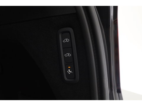 Volvo XC90 2.0 T8 Plug-in hybrid AWD Ultra Dark | Pano | HUD | Luchtvering | 360cam | Stoelventi. | Massage | Elek. Trekhaak | B&W Audio |