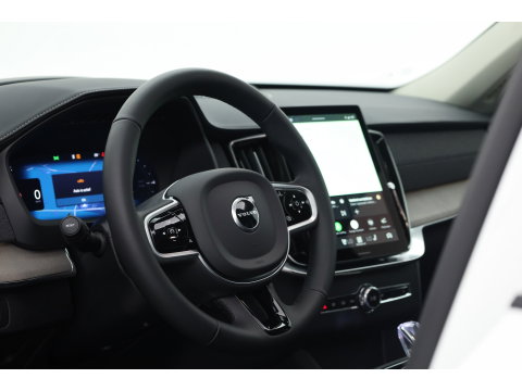 Volvo XC90 2.0 T8 Plug-in hybrid AWD Ultra Dark | Pano | HUD | Luchtvering | 360cam | Stoelventi. | Massage | Elek. Trekhaak | B&W Audio |