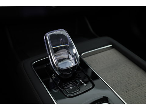 Volvo XC90 2.0 T8 Plug-in hybrid AWD Ultra Dark | Pano | HUD | Luchtvering | 360cam | Stoelventi. | Massage | Elek. Trekhaak | B&W Audio |