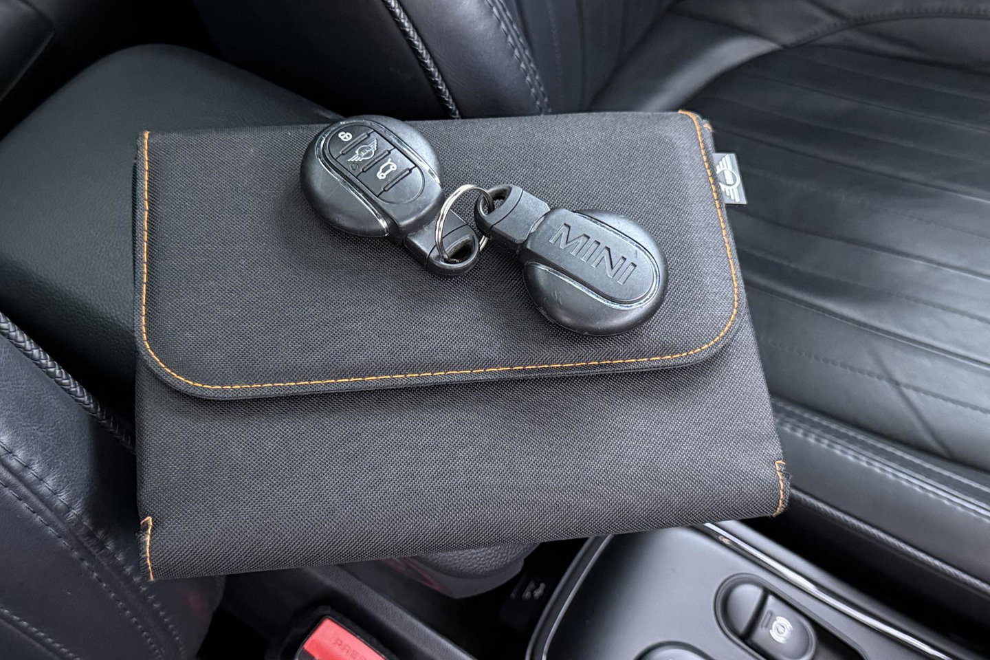 MINI Countryman 2.0 John Cooper Works ALL4 Chili | Harman/Kardon | Panoramadak | Head-Up | Camera | Comfort Access | Stoelverwarming | ACC