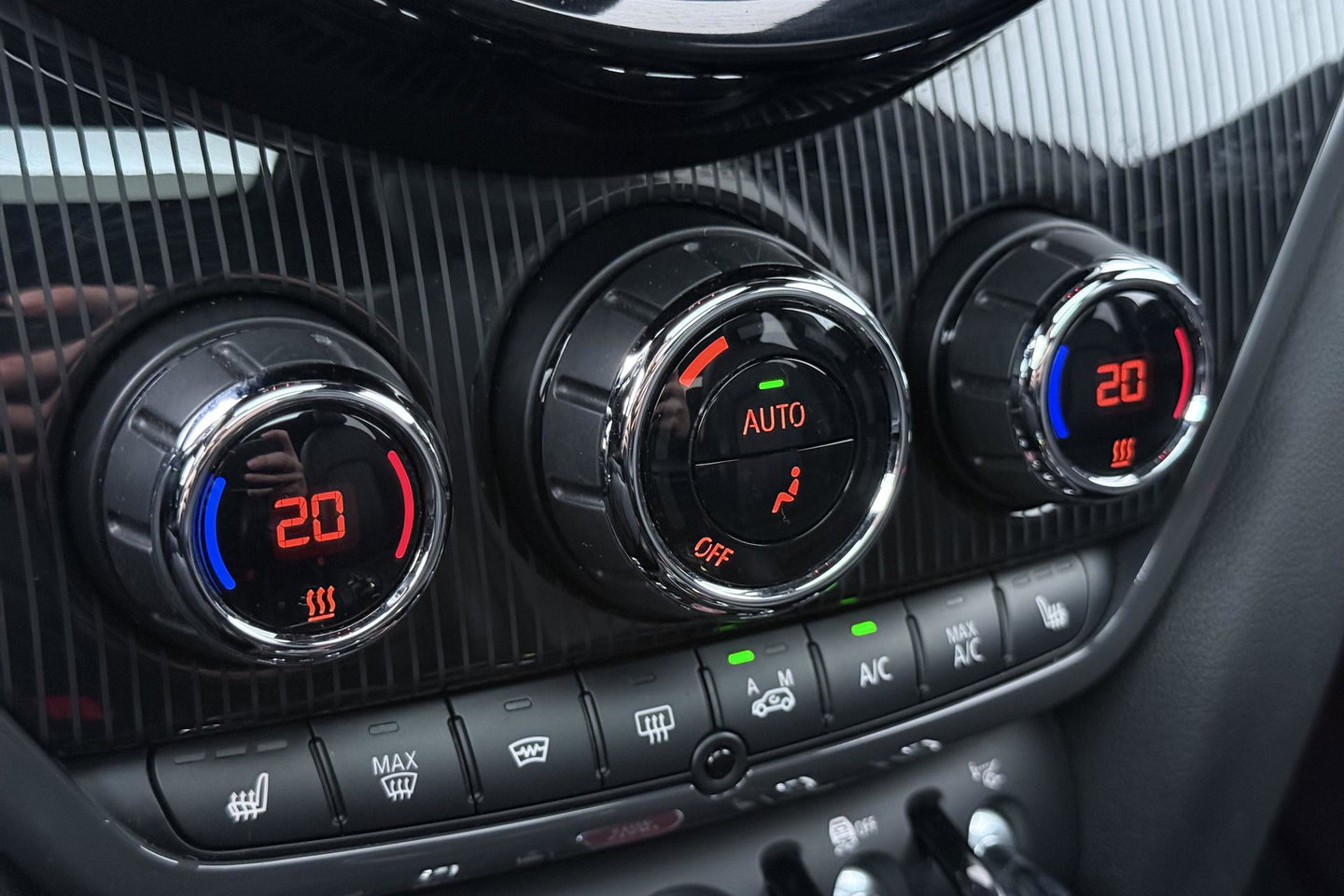 MINI Countryman 2.0 John Cooper Works ALL4 Chili | Harman/Kardon | Panoramadak | Head-Up | Camera | Comfort Access | Stoelverwarming | ACC