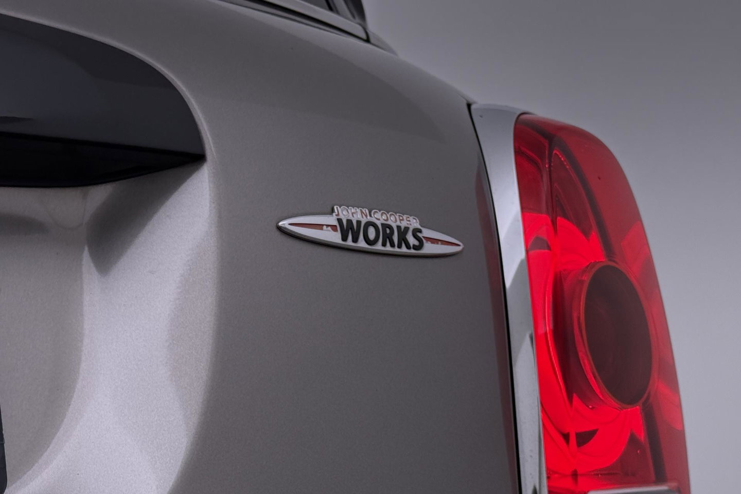 MINI Countryman 2.0 John Cooper Works ALL4 Chili | Harman/Kardon | Panoramadak | Head-Up | Camera | Comfort Access | Stoelverwarming | ACC