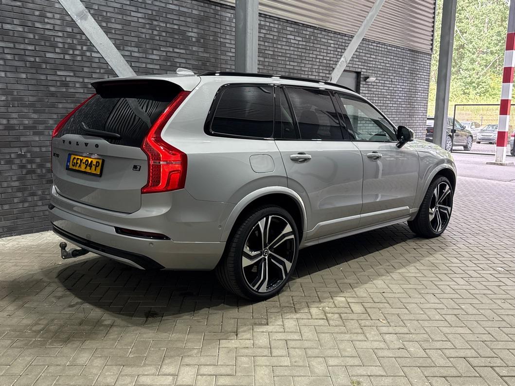 Volvo XC90 T8 Ultra Dark | Bowers&Wilkins | Luchtvering | Panoramadak | 360° Camera | Massage | Head-Up | Trekhaak | 22 inch | ACC