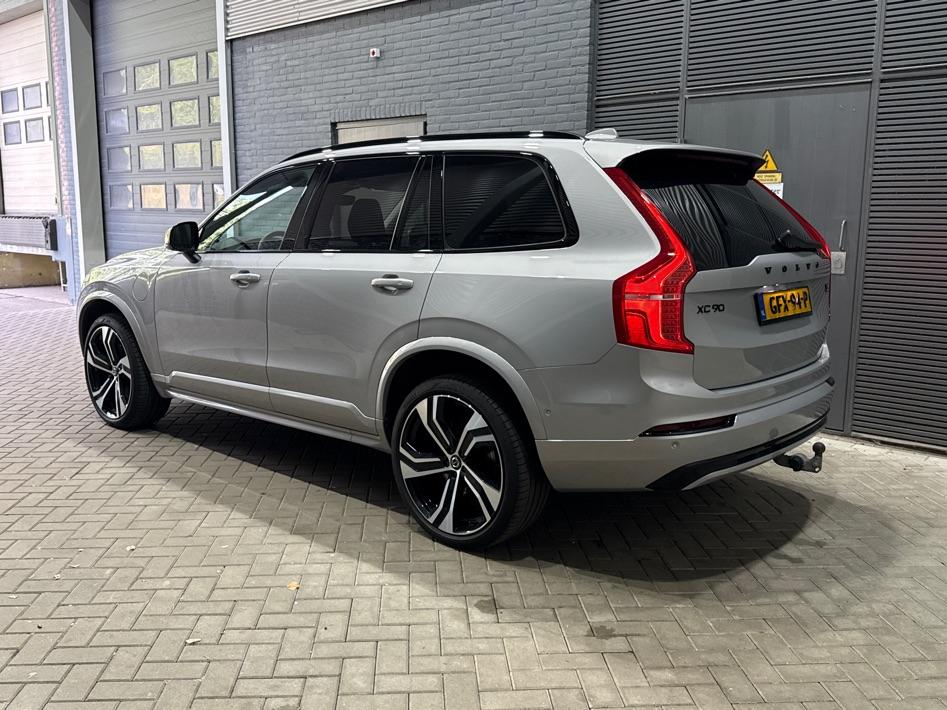 Volvo XC90 T8 Ultra Dark | Bowers&Wilkins | Luchtvering | Panoramadak | 360° Camera | Massage | Head-Up | Trekhaak | 22 inch | ACC