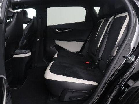 Kia EV6 GT-Line 77.4 kWh | SOH 95% | Trekhaak | Panoramadak | Head up | Adaptive cruise | 360 camera | Stoelventilatie | Stuur/stoel verwarming | Memory | Meridian Sound | Carplay |