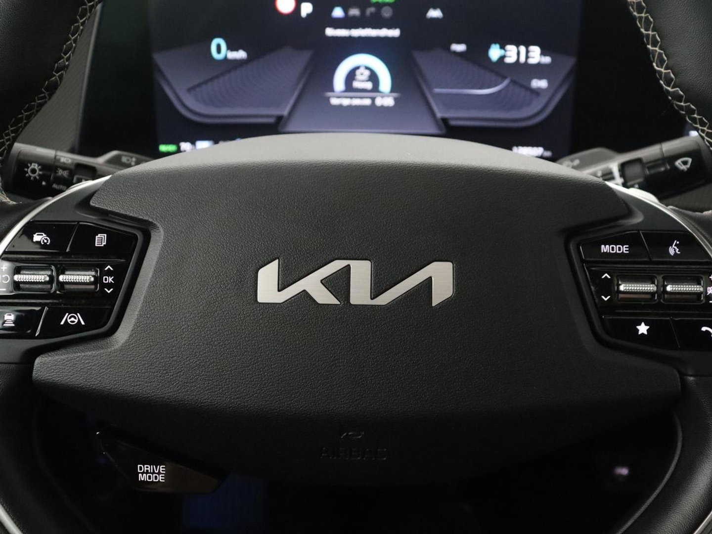 Kia EV6 GT-Line 77.4 kWh | SOH 95% | Trekhaak | Panoramadak | Head up | Adaptive cruise | 360 camera | Stoelventilatie | Stuur/stoel verwarming | Memory | Meridian Sound | Carplay |