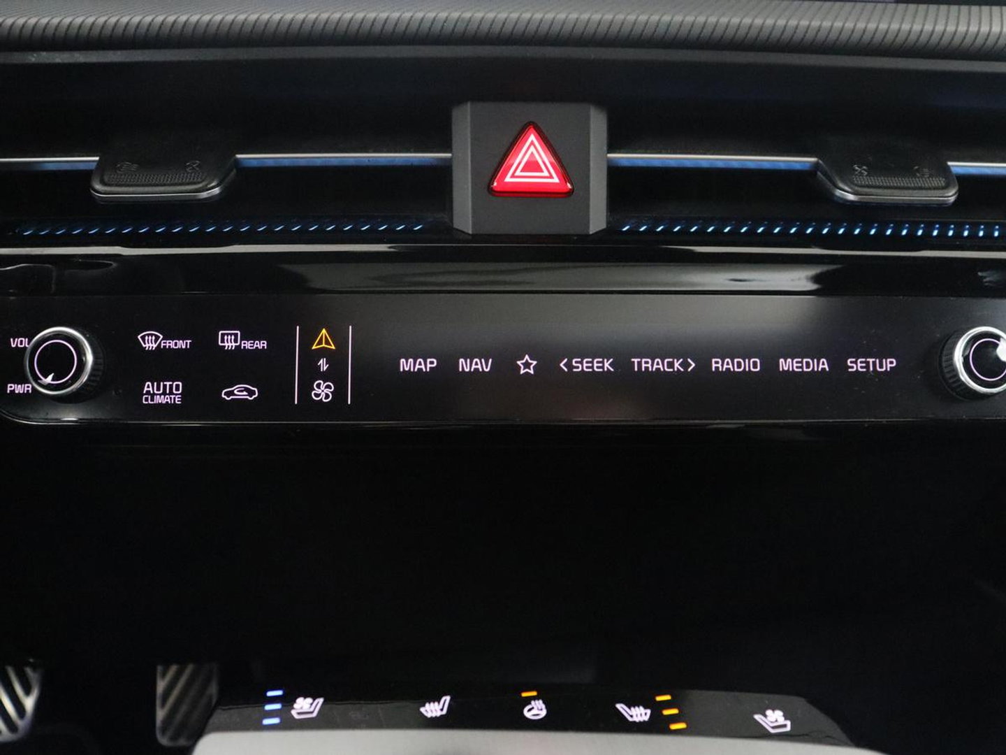 Kia EV6 GT-Line 77.4 kWh | SOH 95% | Trekhaak | Panoramadak | Head up | Adaptive cruise | 360 camera | Stoelventilatie | Stuur/stoel verwarming | Memory | Meridian Sound | Carplay |