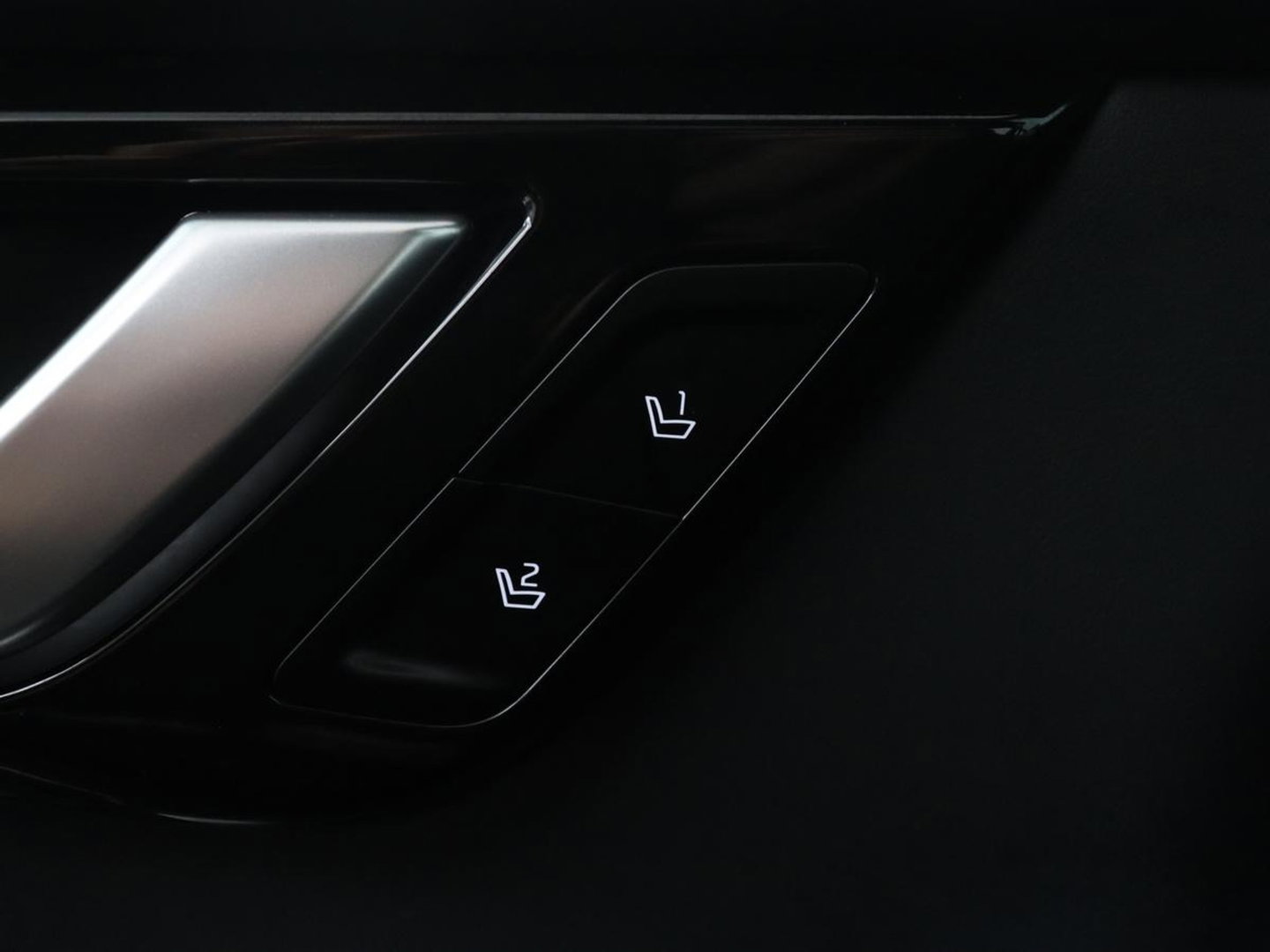 Kia EV6 GT-Line 77.4 kWh | SOH 95% | Trekhaak | Panoramadak | Head up | Adaptive cruise | 360 camera | Stoelventilatie | Stuur/stoel verwarming | Memory | Meridian Sound | Carplay |