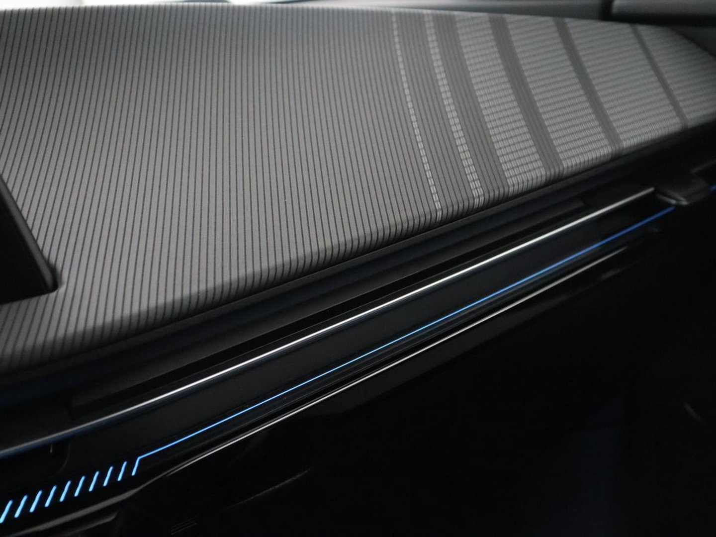 Kia EV6 GT-Line 77.4 kWh | SOH 95% | Trekhaak | Panoramadak | Head up | Adaptive cruise | 360 camera | Stoelventilatie | Stuur/stoel verwarming | Memory | Meridian Sound | Carplay |