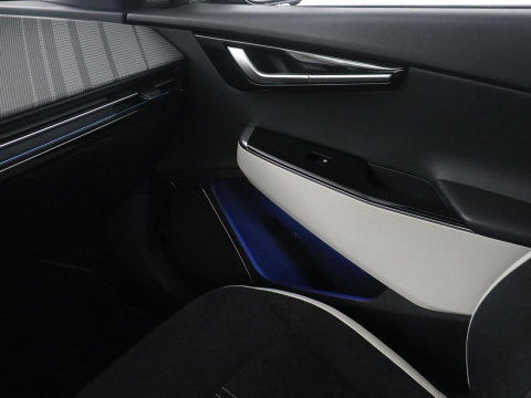 Kia EV6 GT-Line 77.4 kWh | SOH 95% | Trekhaak | Panoramadak | Head up | Adaptive cruise | 360 camera | Stoelventilatie | Stuur/stoel verwarming | Memory | Meridian Sound | Carplay |
