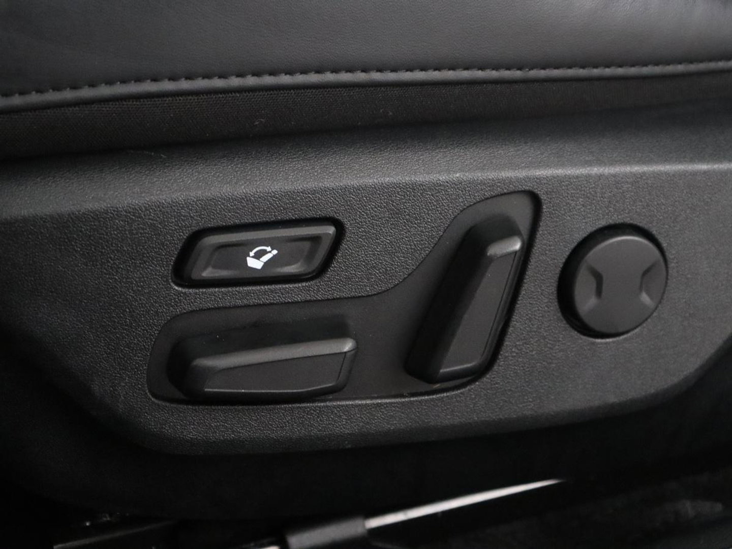 Kia EV6 GT-Line 77.4 kWh | SOH 95% | Trekhaak | Panoramadak | Head up | Adaptive cruise | 360 camera | Stoelventilatie | Stuur/stoel verwarming | Memory | Meridian Sound | Carplay |