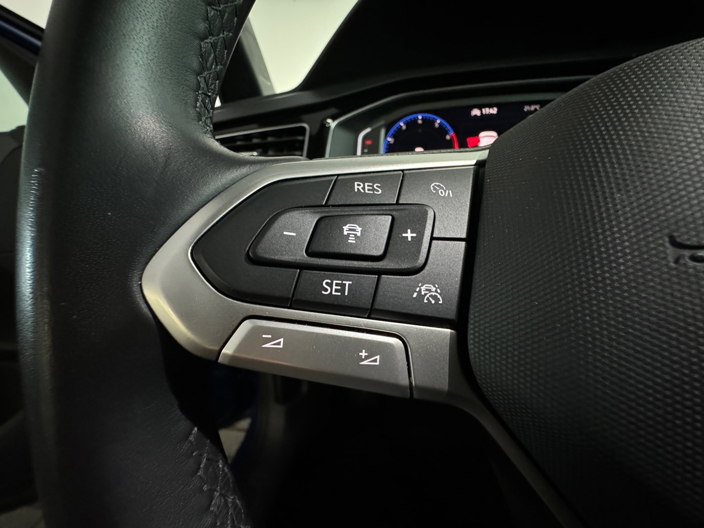 Volkswagen Polo 1.0 TSI R-Line Pano|Stoelverw|BlindSpot|ACC|Lane Assist
