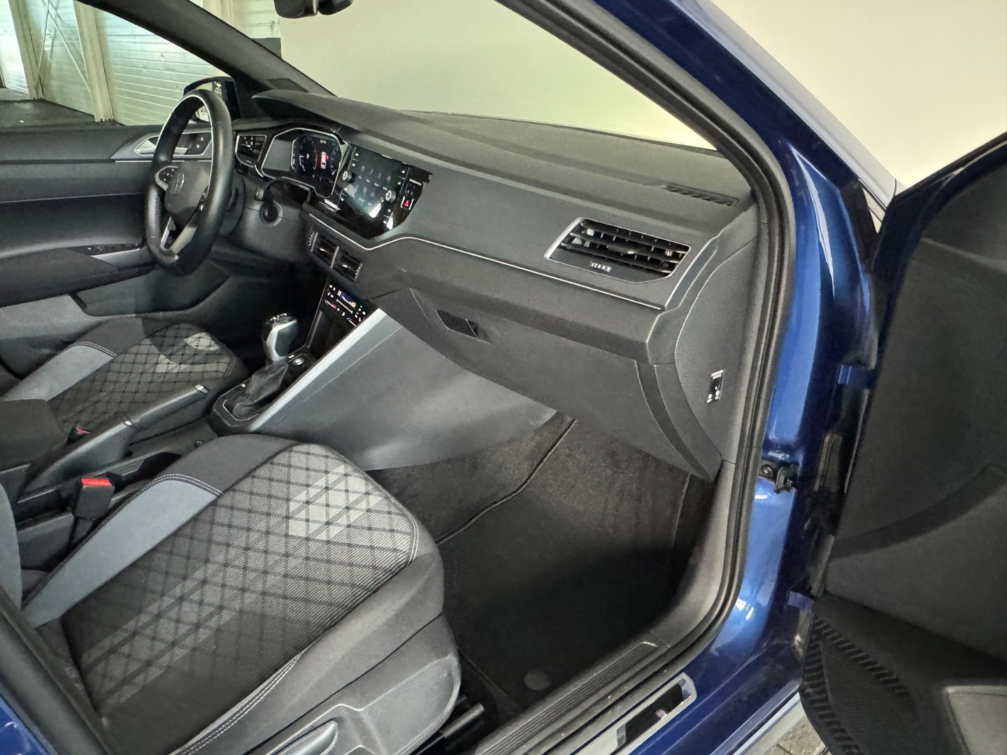 Volkswagen Polo 1.0 TSI R-Line Pano|Stoelverw|BlindSpot|ACC|Lane Assist