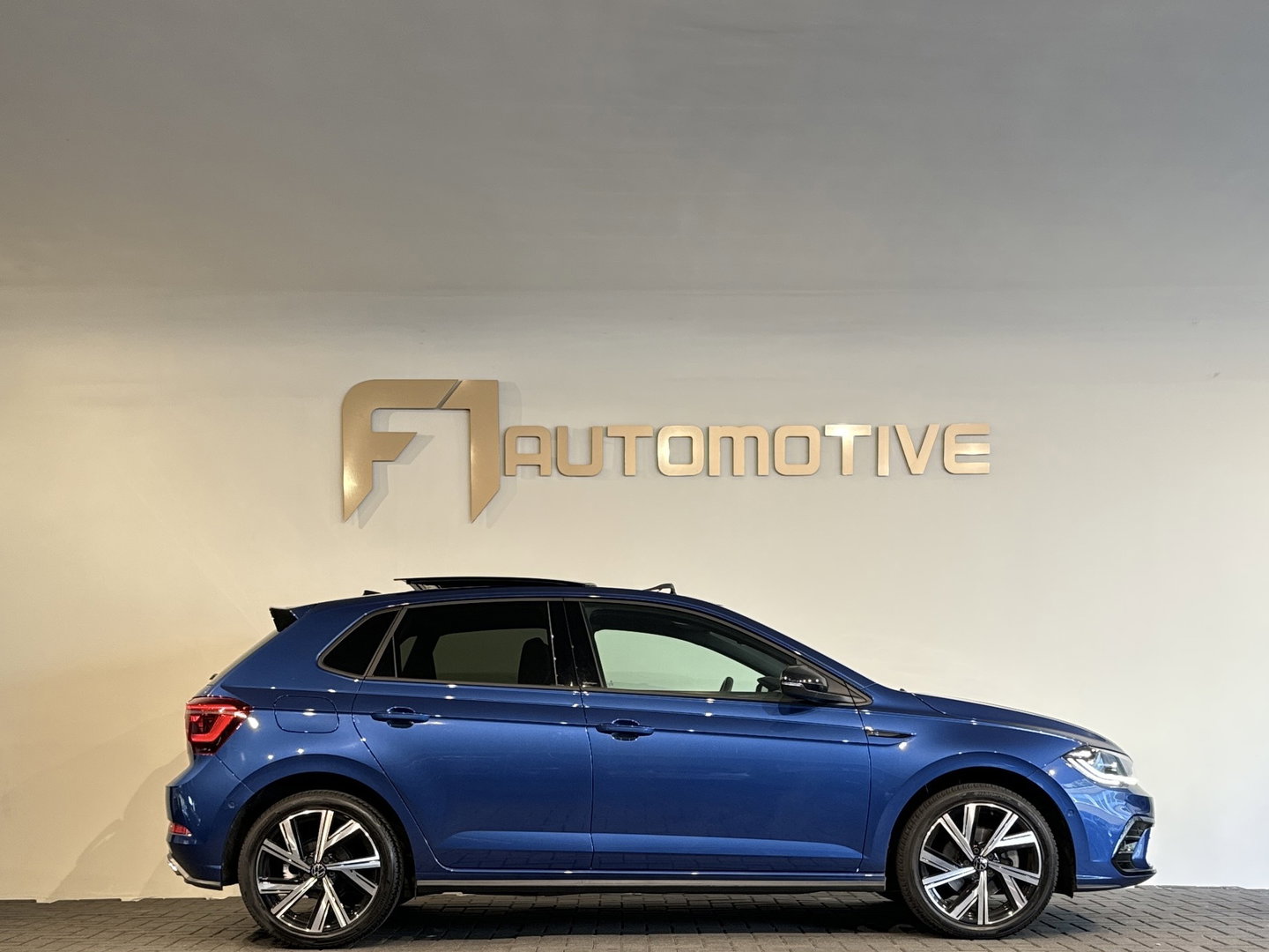 Volkswagen Polo 1.0 TSI R-Line Pano|Stoelverw|BlindSpot|ACC|Lane Assist