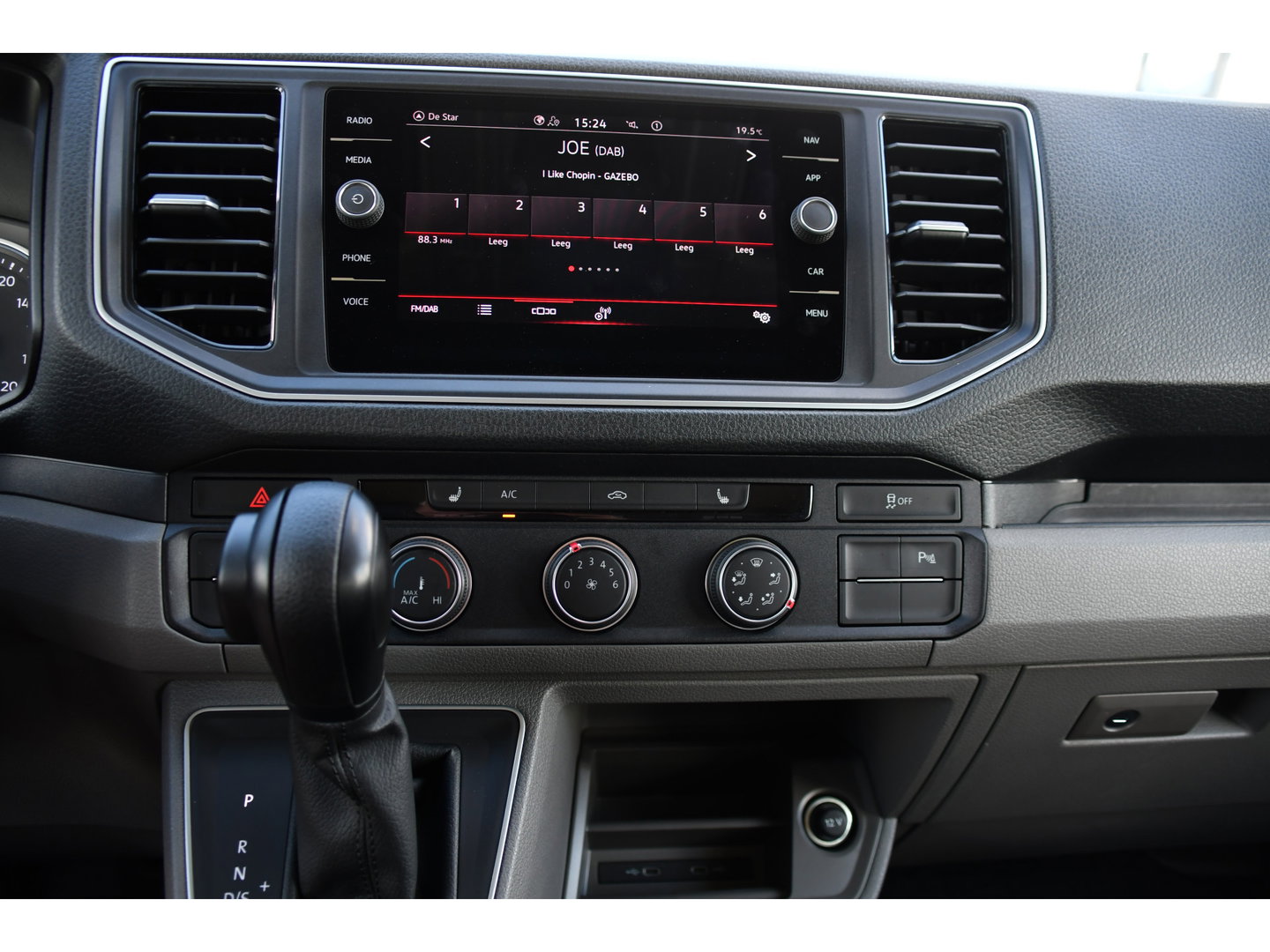 MAN TGE 3.180 35 2.0 L3H3 DC PB Edition Camera, Cruise, Carplay, LED, Automaat, Stoelverwarming, Leder, Trekhaak, Sensoren, Uniek!