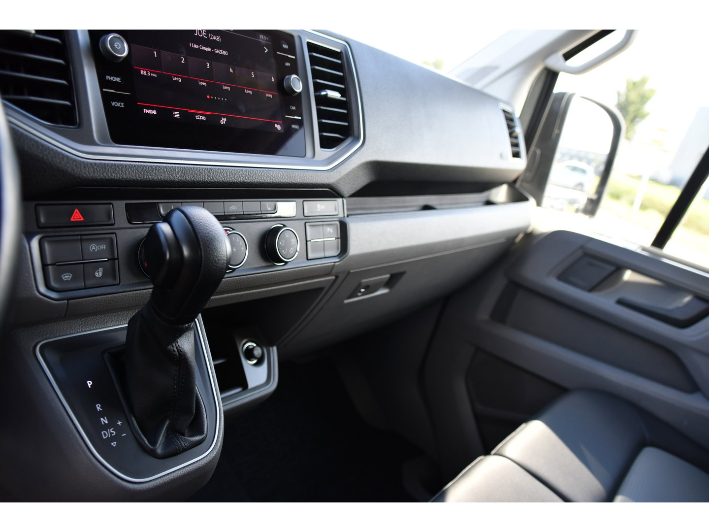 MAN TGE 3.180 35 2.0 L3H3 DC PB Edition Camera, Cruise, Carplay, LED, Automaat, Stoelverwarming, Leder, Trekhaak, Sensoren, Uniek!