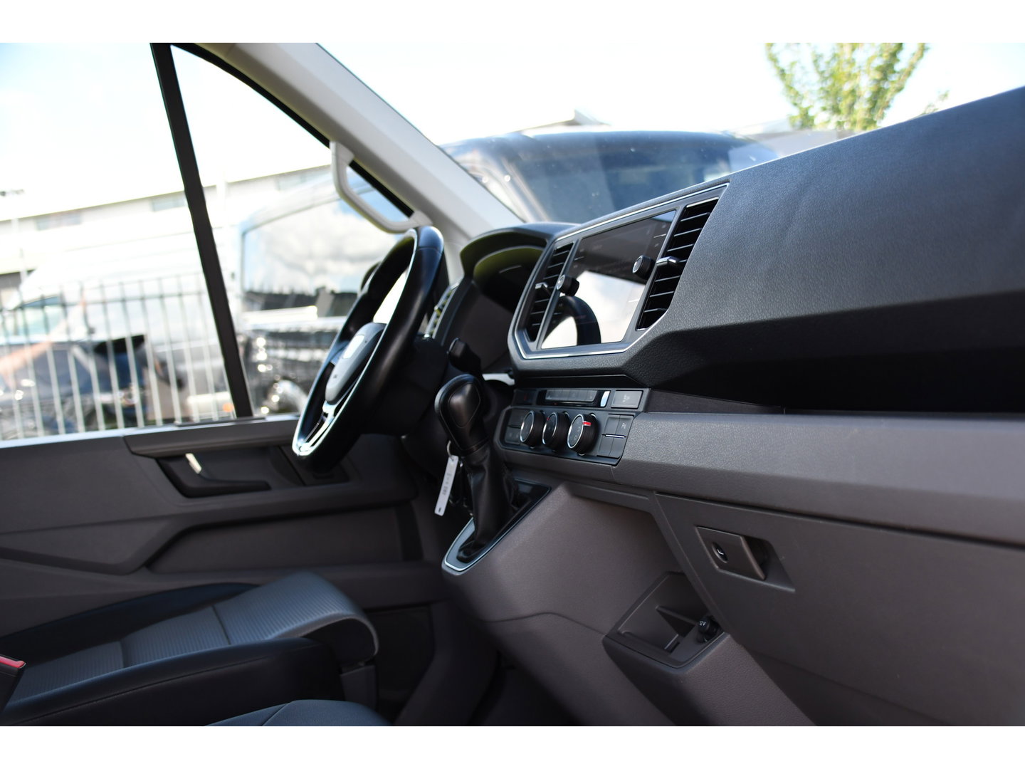 MAN TGE 3.180 35 2.0 L3H3 DC PB Edition Camera, Cruise, Carplay, LED, Automaat, Stoelverwarming, Leder, Trekhaak, Sensoren, Uniek!