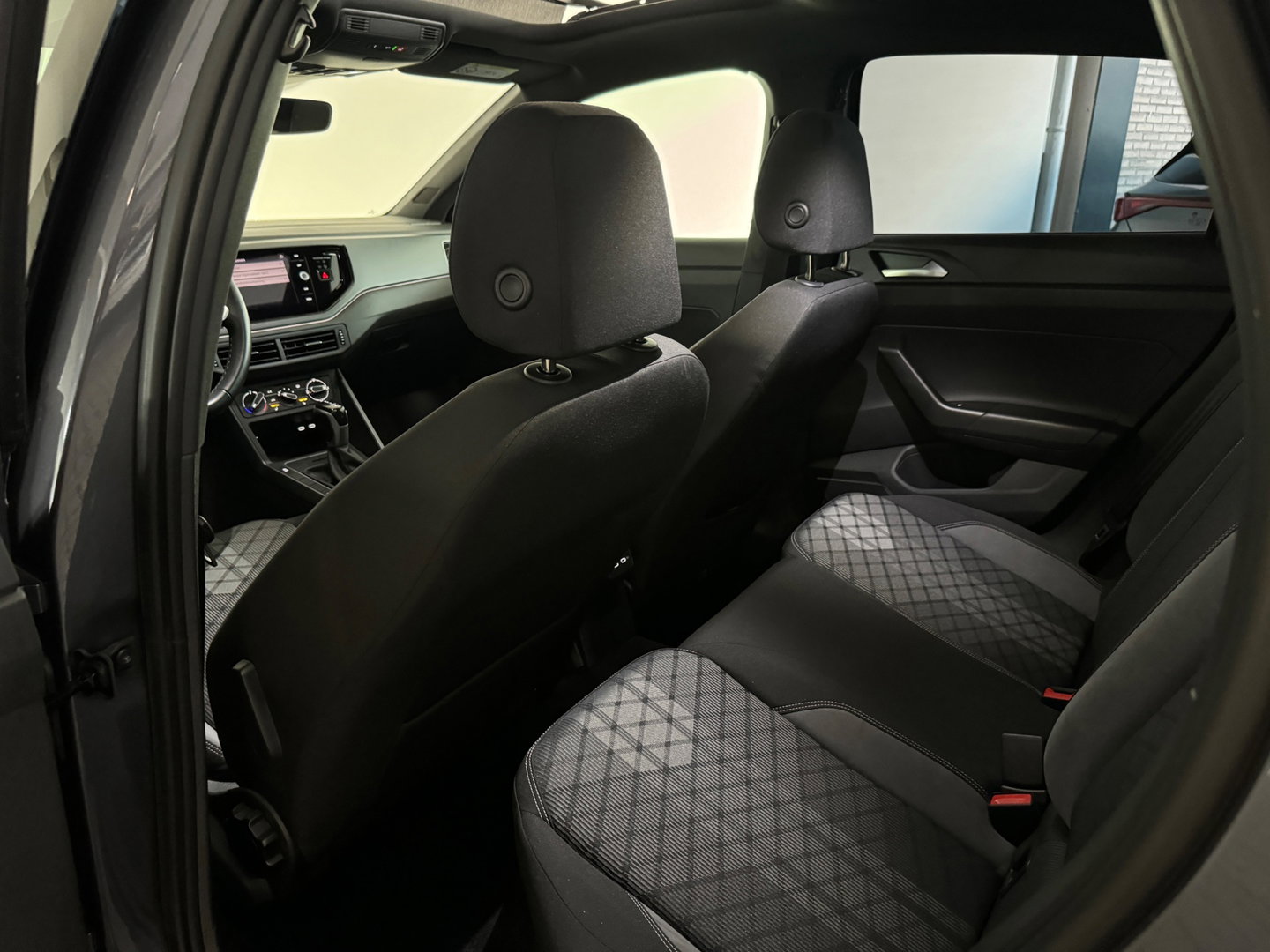 Volkswagen Polo 1.0 TSI R-Line Pano|Stoelverwarming|Lane Assist|Alcantara|IQ
