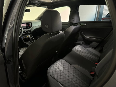 Volkswagen Polo 1.0 TSI R-Line Pano|Stoelverwarming|Lane Assist|Alcantara|IQ
