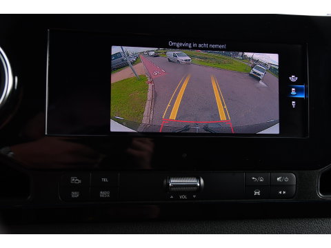 Mercedes-Benz Sprinter 319 V6 3.0 CDI L2H1 RWD AMG Edition Camera, Cruise, Carplay, LED, 10,5'' Mbux, 3500kg Trekhaak, Standkachel, Multimedia, Stoelverwarming, Automaat, Uniek!